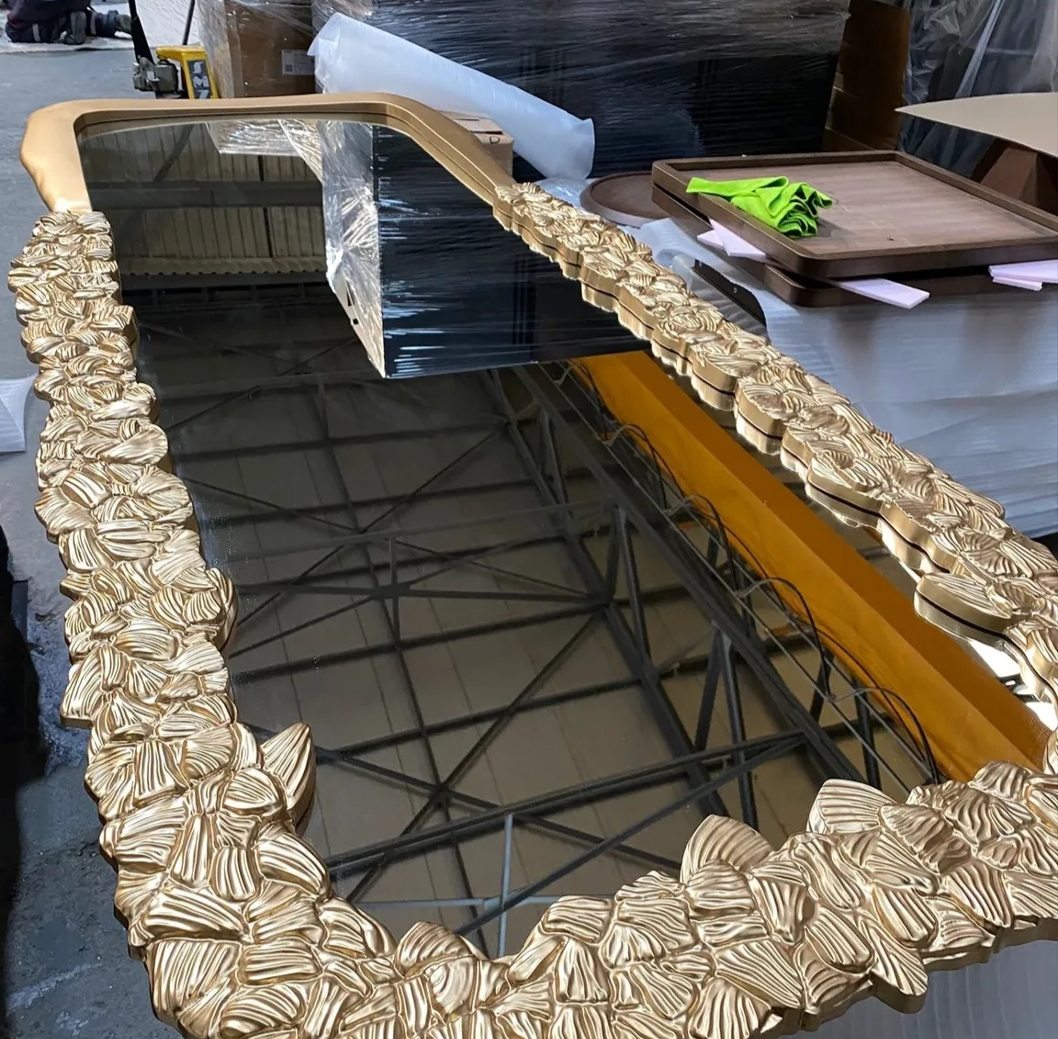CNC işleme ile ahşap oyma dekoratif çerçeve örneği