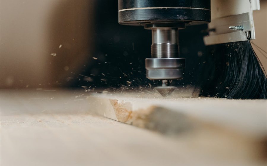 CNC makinede MDF ve ahşap kesim işlemi