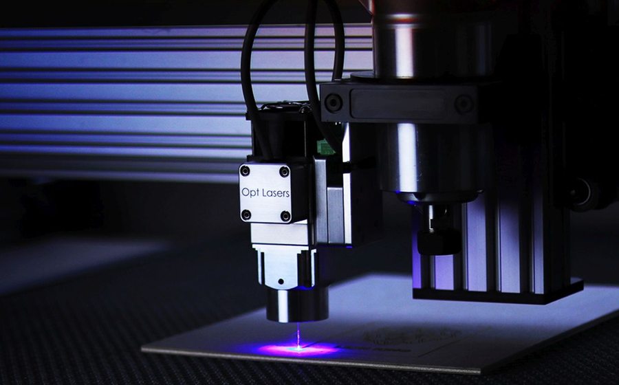 Lazer makinesiyle MDF kesim ve markalama işlemi
